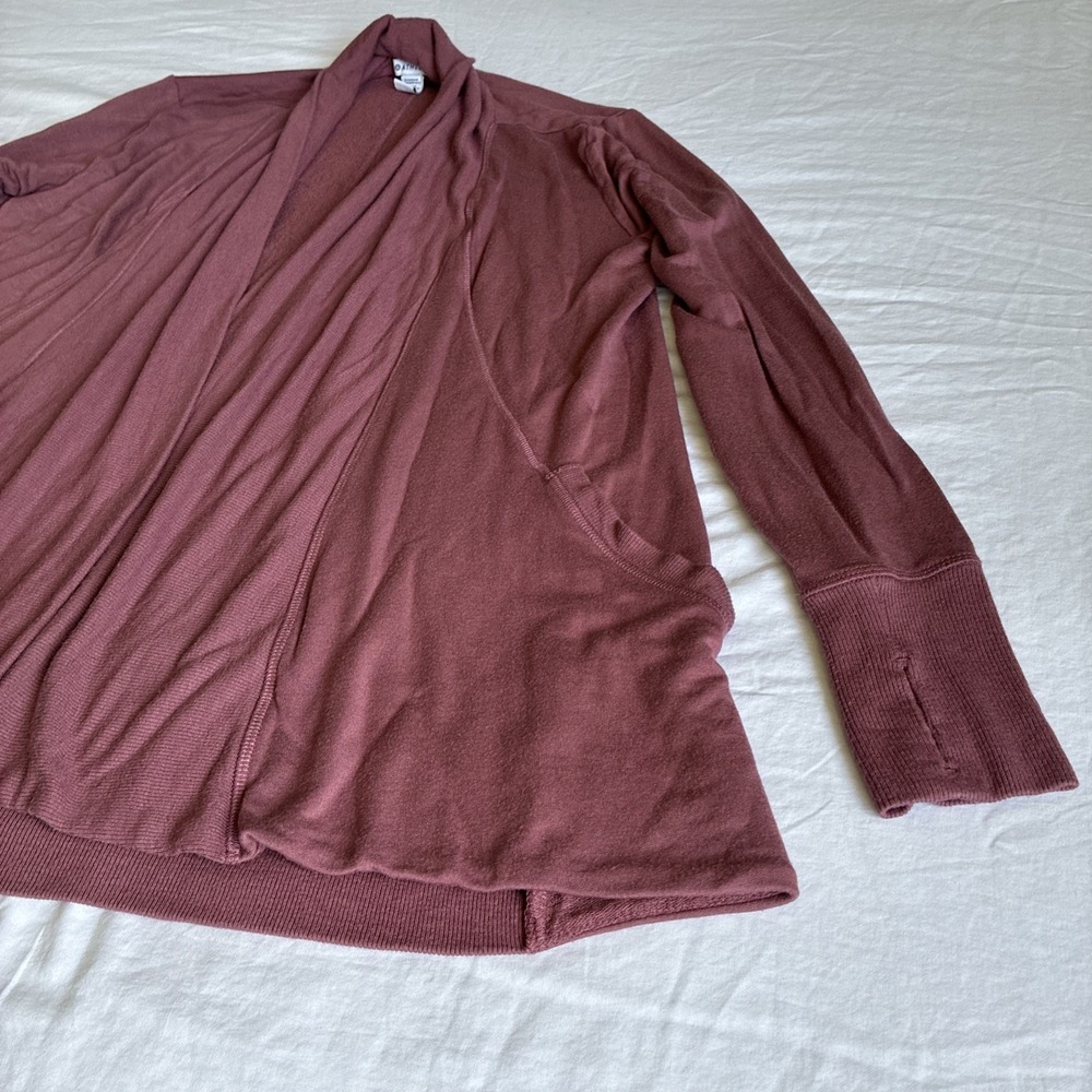 Athleta Pranayama Restore Wrap Cardigan‎ Thumbholes Pockets Victorian Berry M - Picture 3 of 11